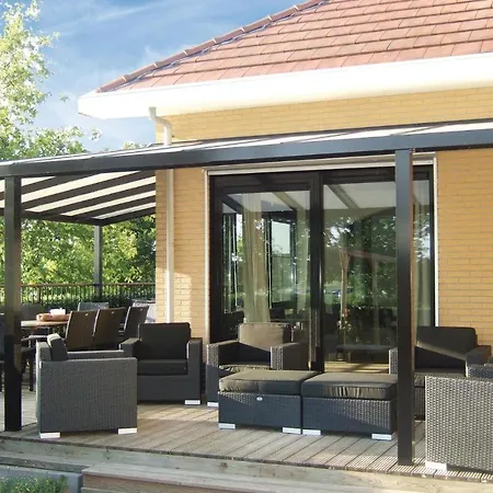 Holiday home Havenhuis *