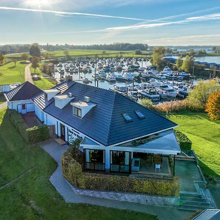 Holiday home Havenhuis *